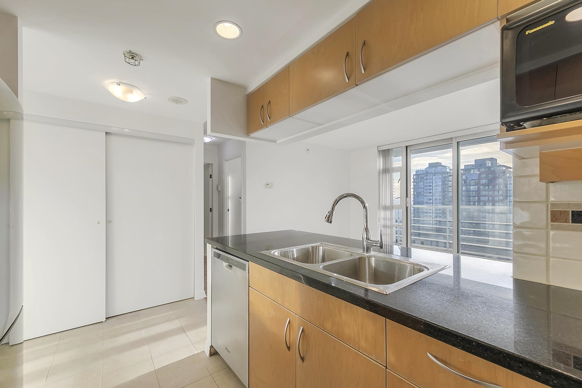 1508 189 Davie Street